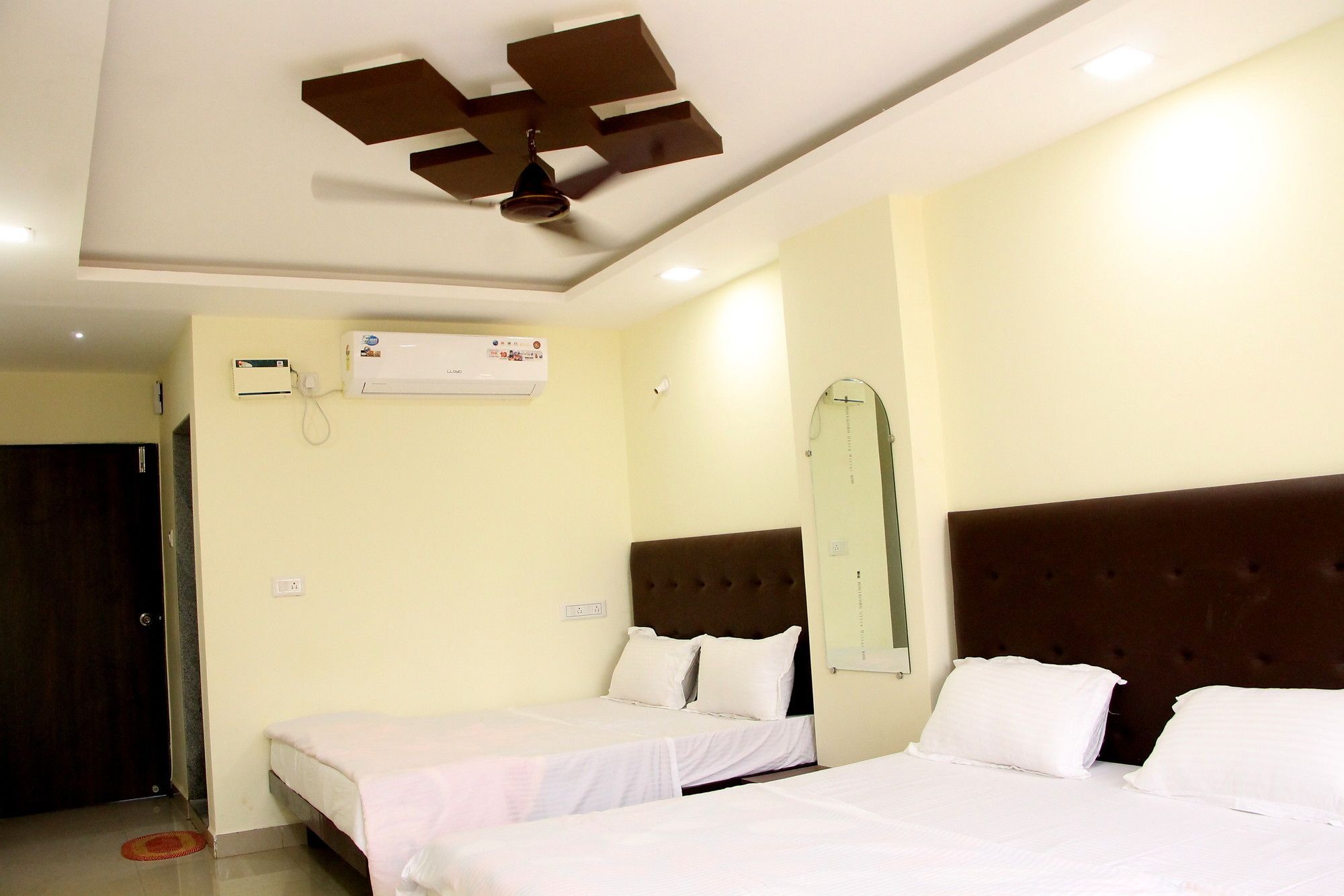 Swaraj The Goan Dream Hotel Calangute Buitenkant foto