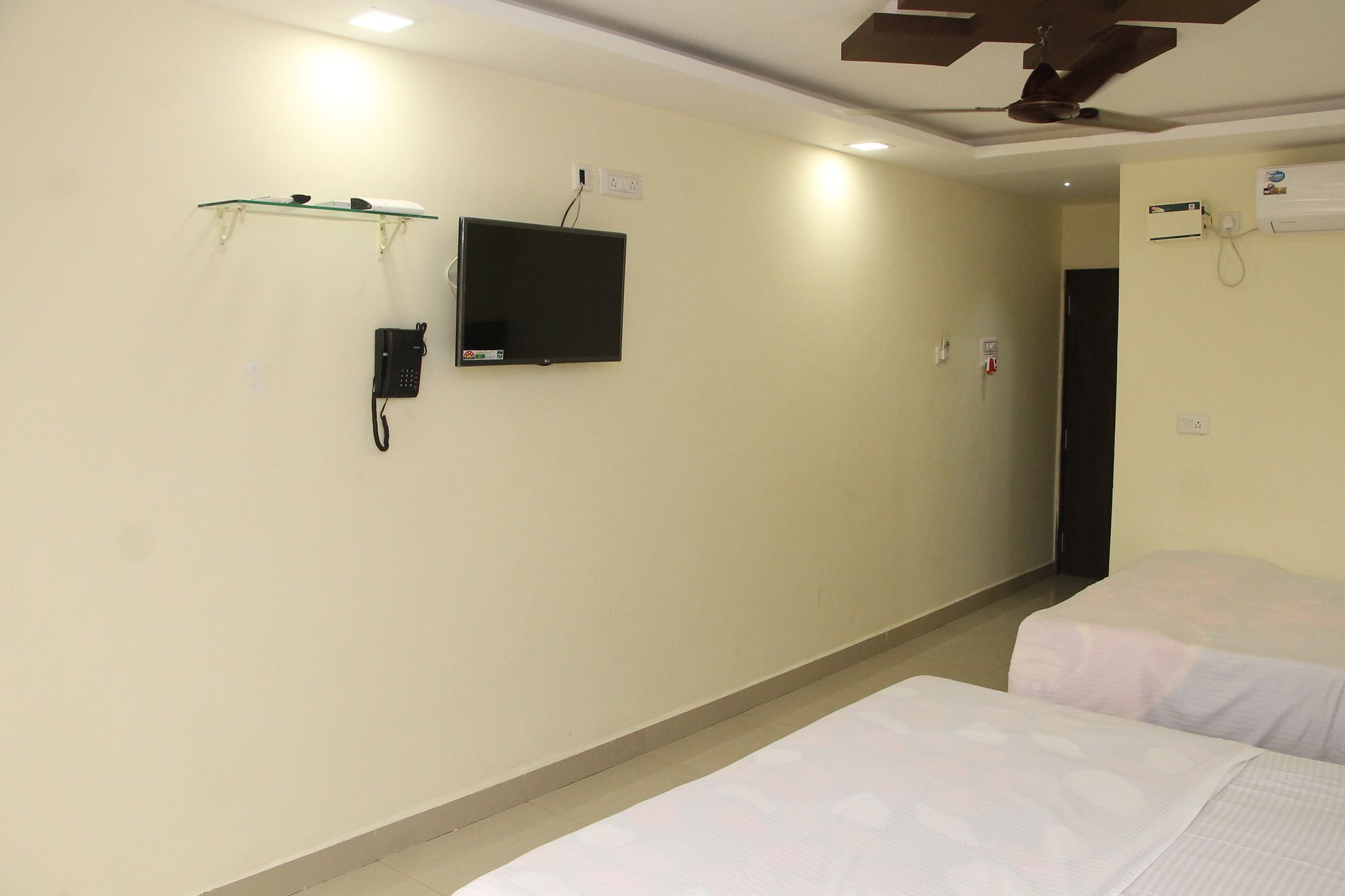Swaraj The Goan Dream Hotel Calangute Buitenkant foto