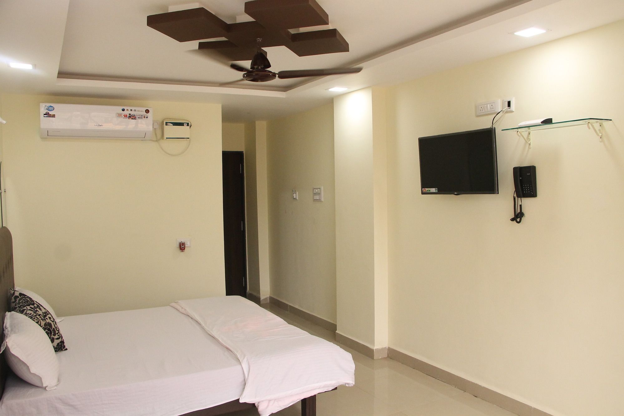Swaraj The Goan Dream Hotel Calangute Buitenkant foto