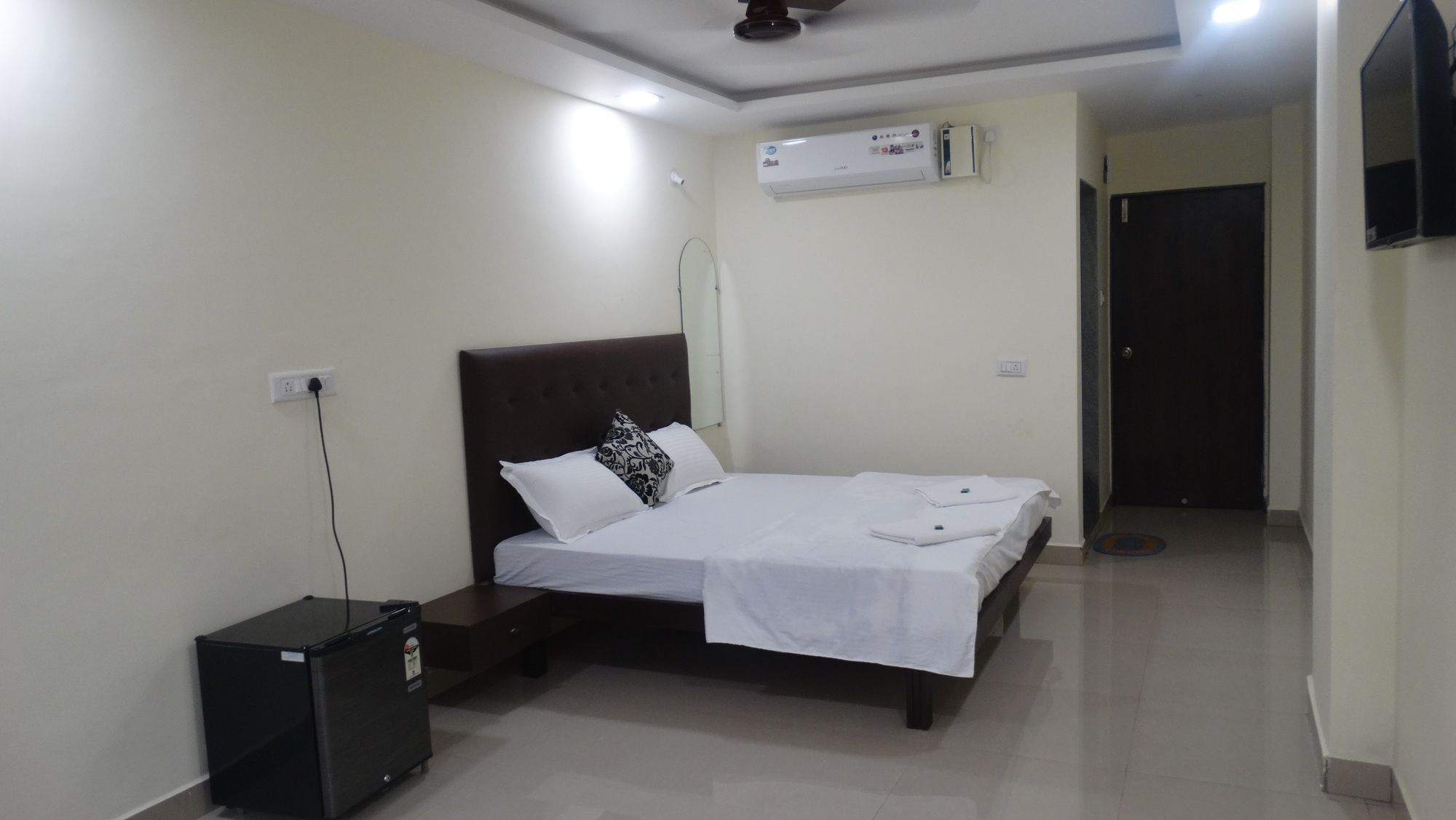 Swaraj The Goan Dream Hotel Calangute Buitenkant foto